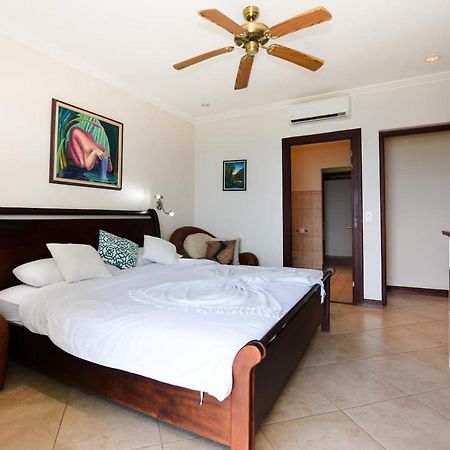 플라야 플라밍고 Exquisitely Decorated 5Th-Floor Aerie With Views Of Two Bays In Flamingo 빌라 외부 사진