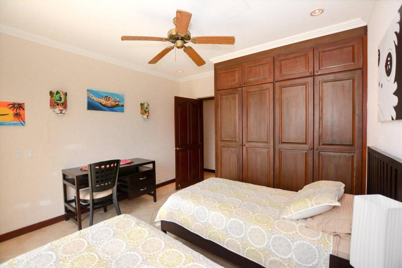 플라야 플라밍고 Exquisitely Decorated 5Th-Floor Aerie With Views Of Two Bays In Flamingo 빌라 외부 사진